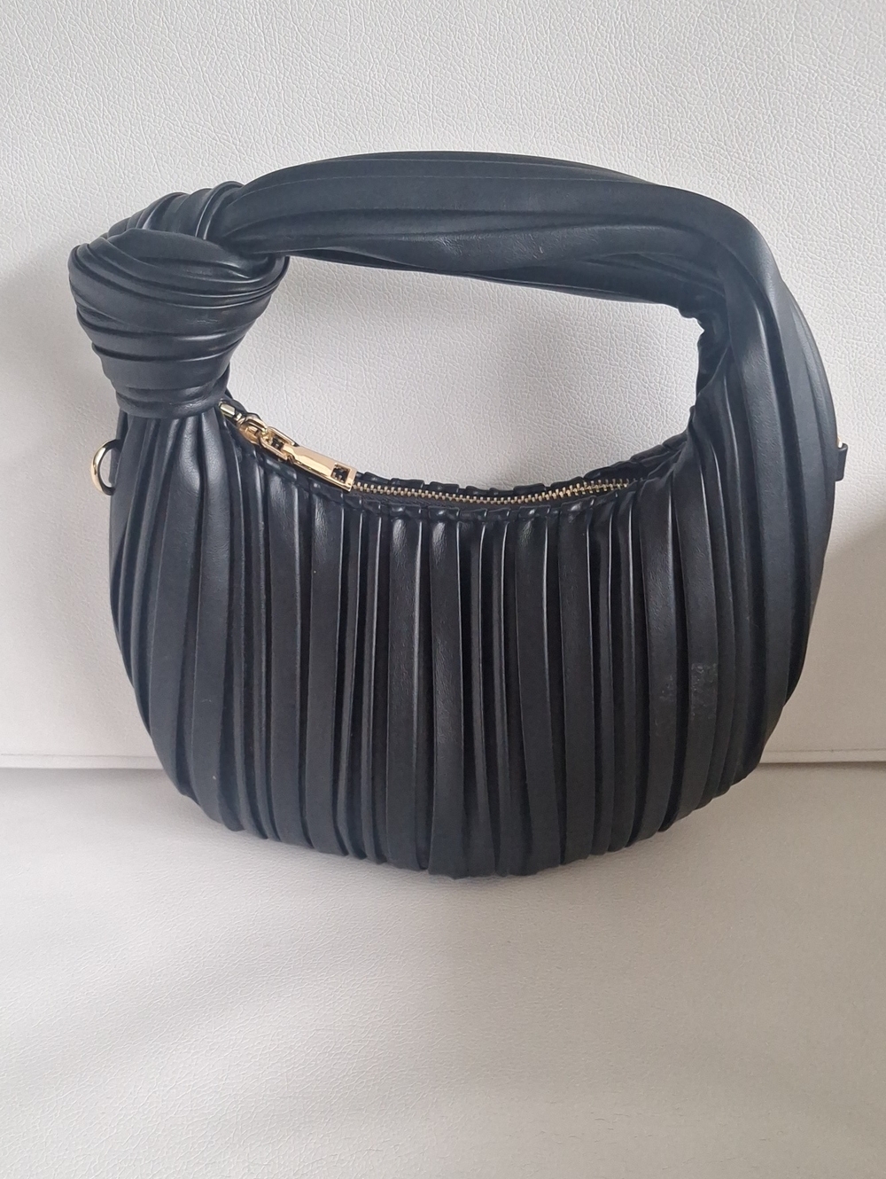 Y2k Clasic Urban Expressions Black Pleated Vegan Leather Knt Handle Shoulder Bag